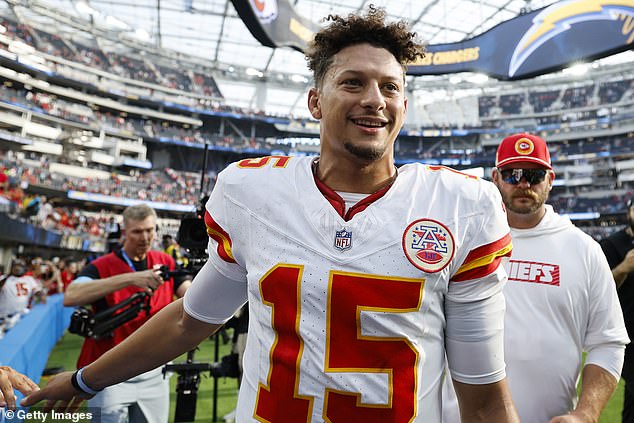 While his mother, sister and grandfather were at the hospital, Mahomes was winning in LA