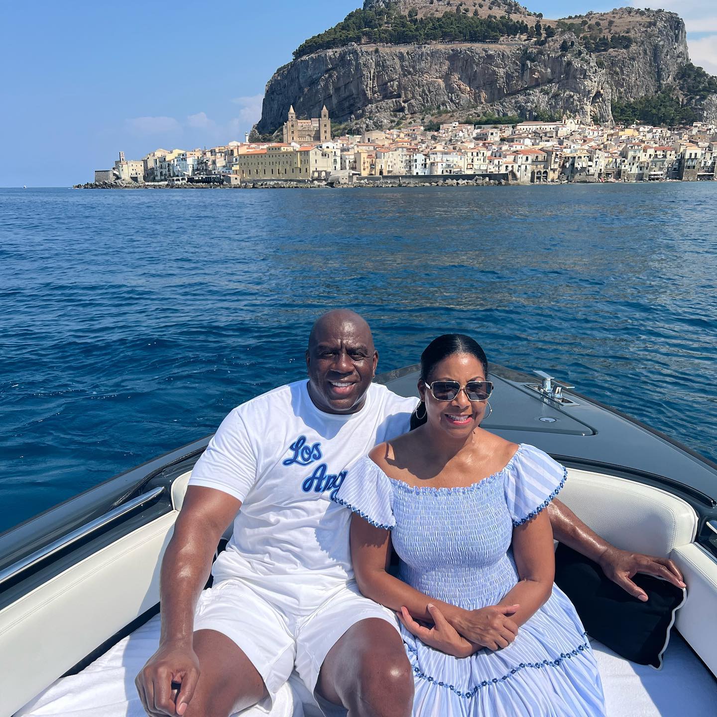 Magic Johnson's Unforgettable 6-Month Beach Adventure: A Warm Family Experience Filled with Love and Gratitude