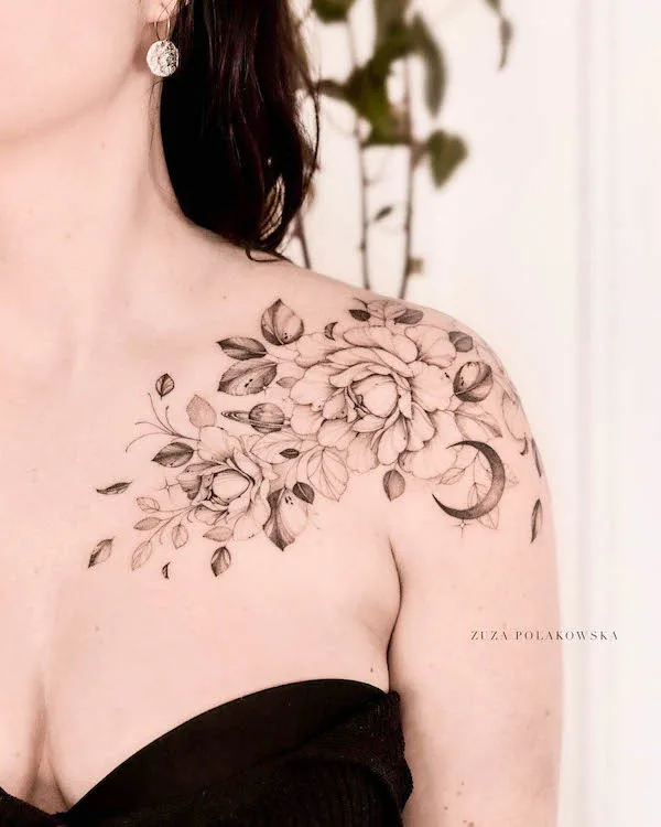 Floral shoulder and collarbone tattoo by @zuzapolakowska