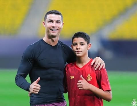 Con trai Ronaldo ghi 10 bàn trong một trận đấu