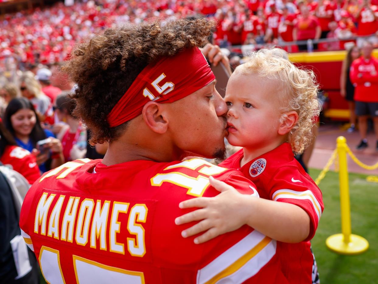 Fans Discovered the Adorable Secret Handshake Patrick Mahomes & His Son  Bronze Did at the Super Bowl