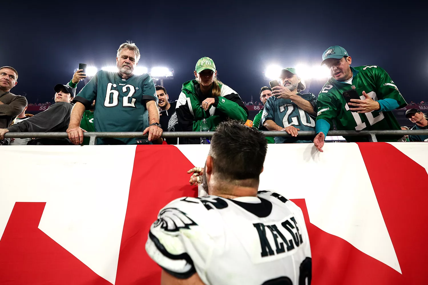 Emotional Jason Kelce Finds His Family After Possible Last NFL Game.