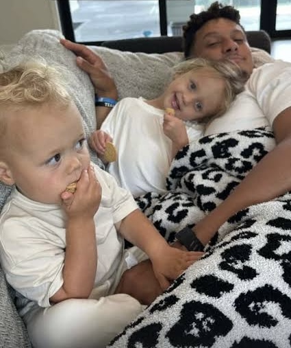 Patrick and Brittany Mahomes reveals first photo of Baby Golden Raye’s face for the first time